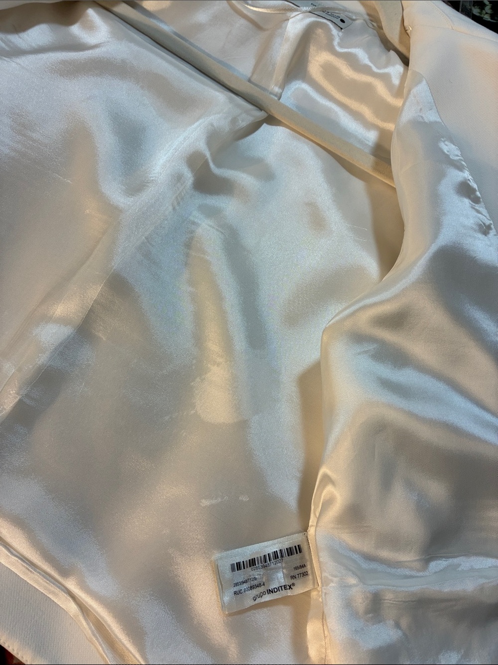 ZARA Cream Feather-Cuff Cropped Blazer with removable cuffs. Soft elegant lining - Picture 9 of 10